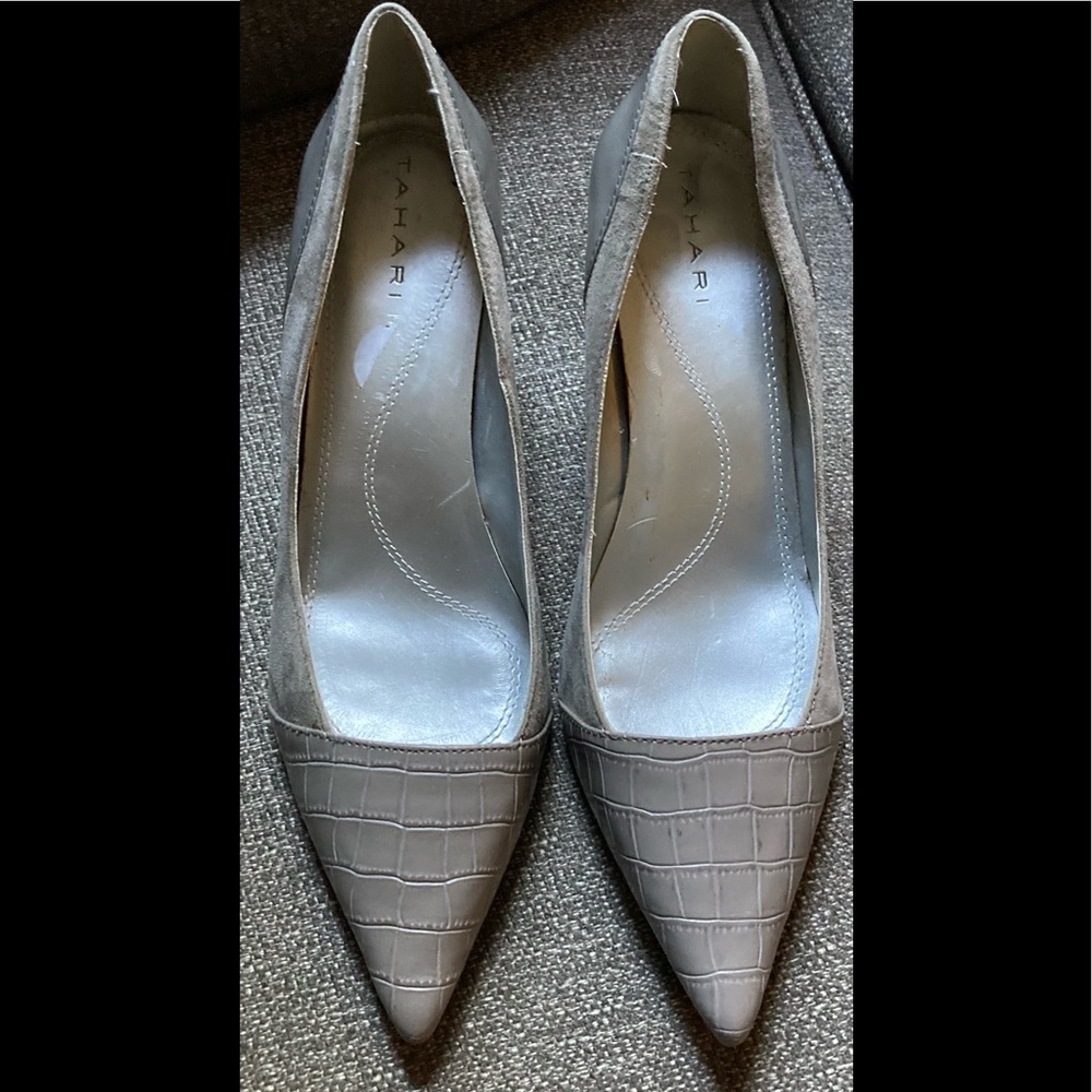 Tahari Gray Raylin Faux Suede & Reptile Pumps Size 9 1/2